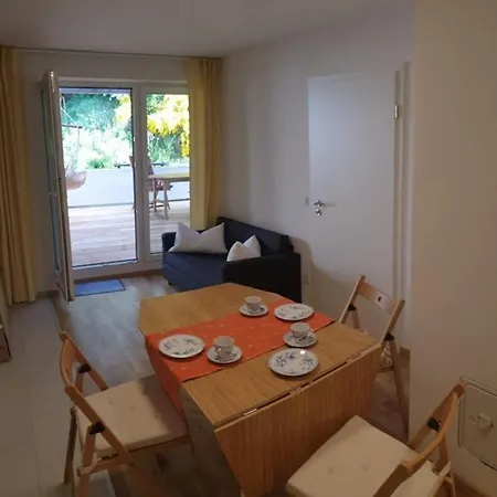 Moderne Wohnung mit Studio in Bauernhausscheune am See Biersdorf Exterior foto